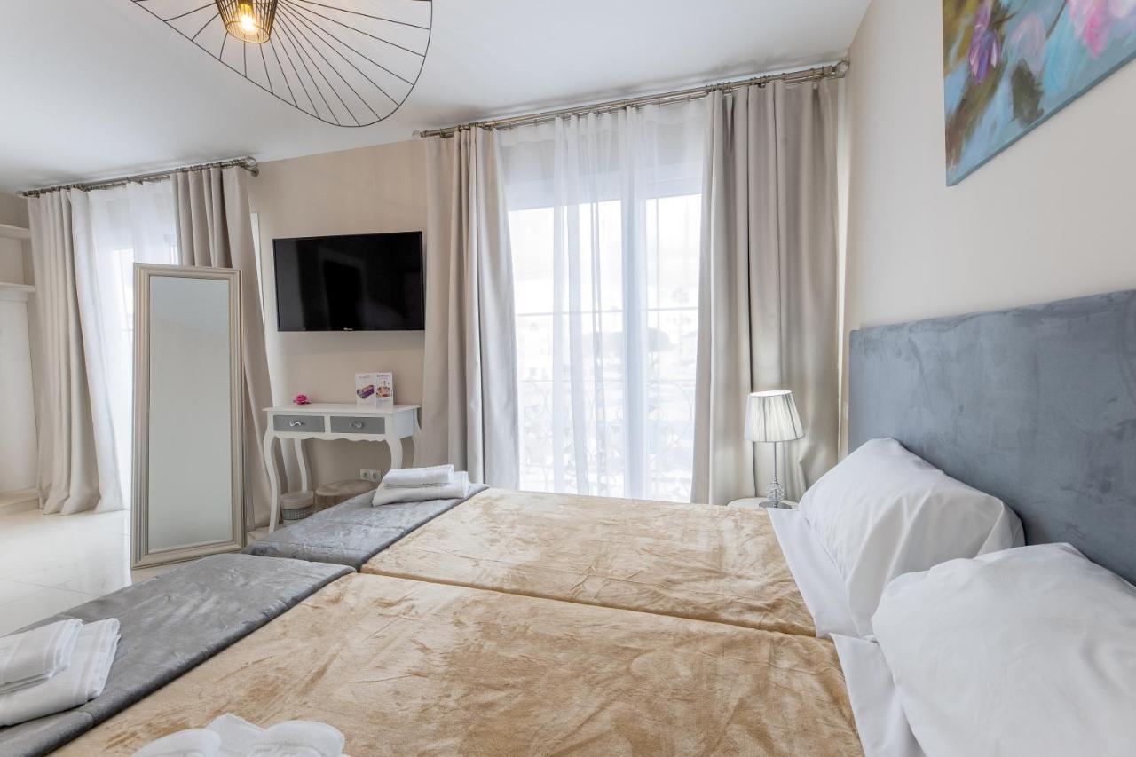 Residencia Deportiva Rozarossa Hotel Estepona Ngoại thất bức ảnh