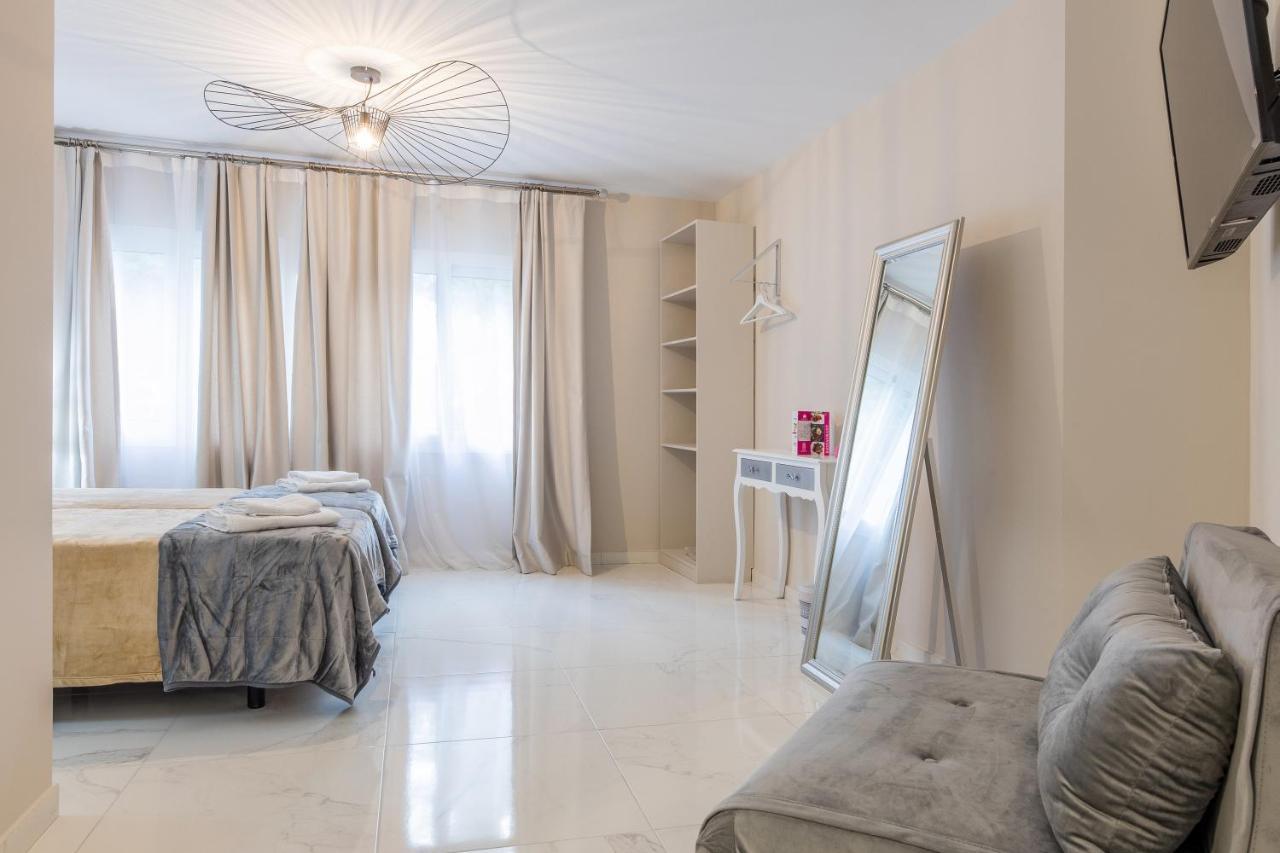 Residencia Deportiva Rozarossa Hotel Estepona Ngoại thất bức ảnh