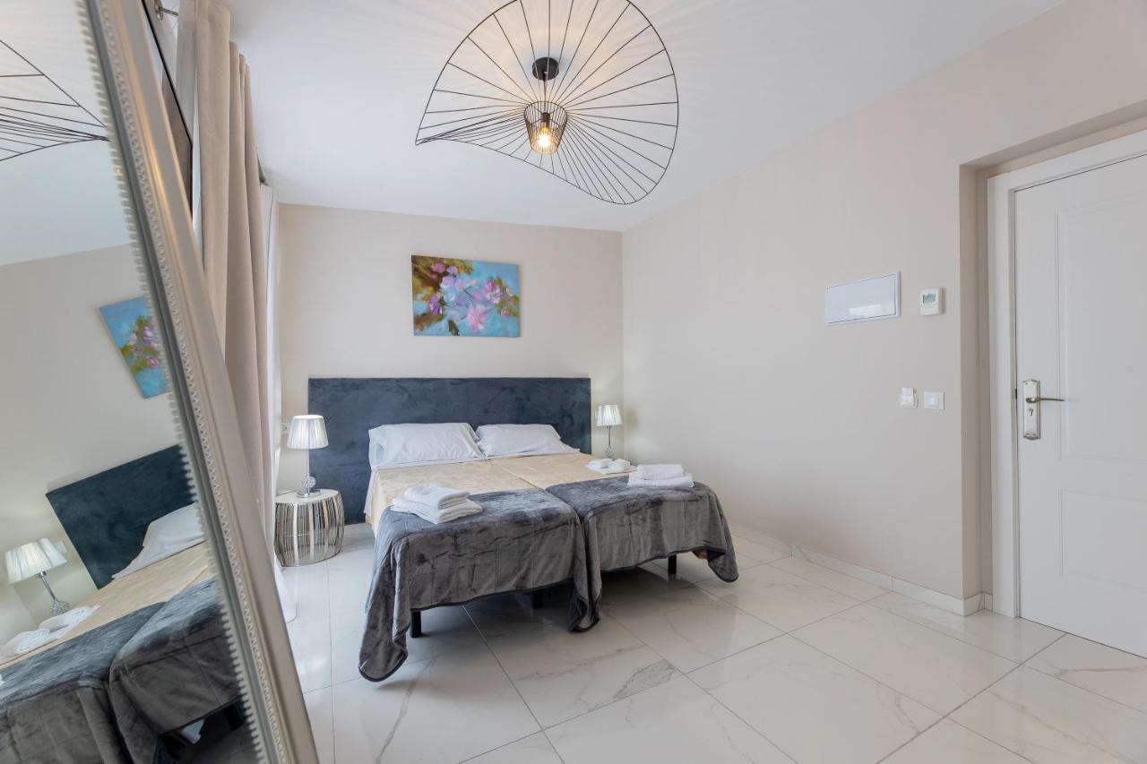 Residencia Deportiva Rozarossa Hotel Estepona Ngoại thất bức ảnh